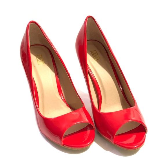 “Selia” Bright Red Patent Peep Toe Pump, 7.5 - Picture 7 of 8